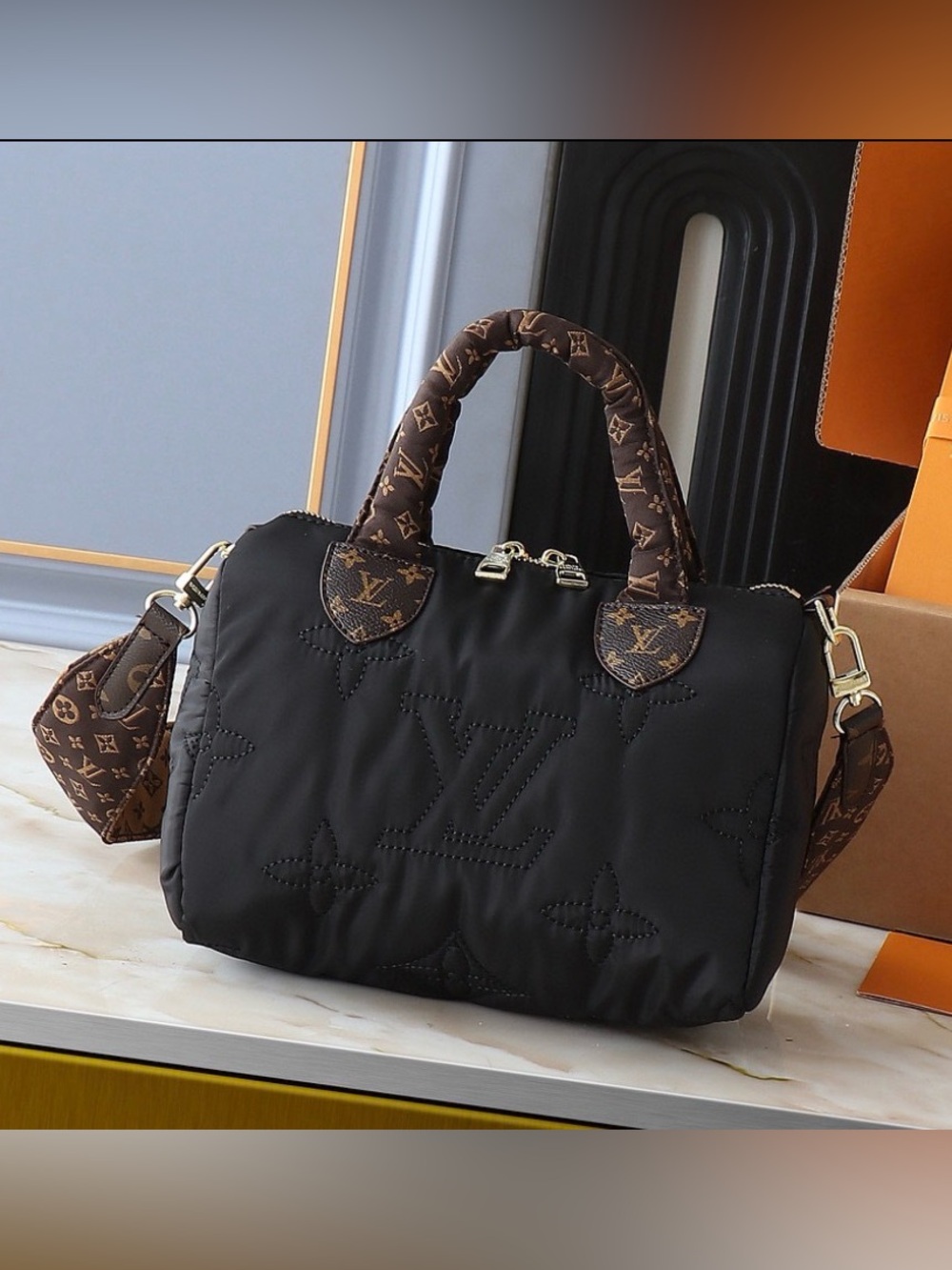 LV Pillow Speedy 25